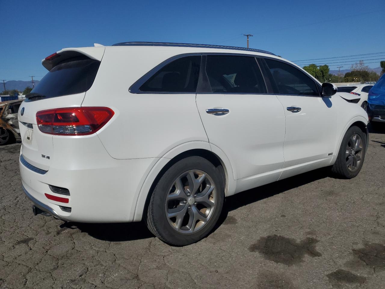 2016 KIA Sorento VIN 5XYPKDA50GG151368 Copart auction photo, front end / side damage thumbnail 3