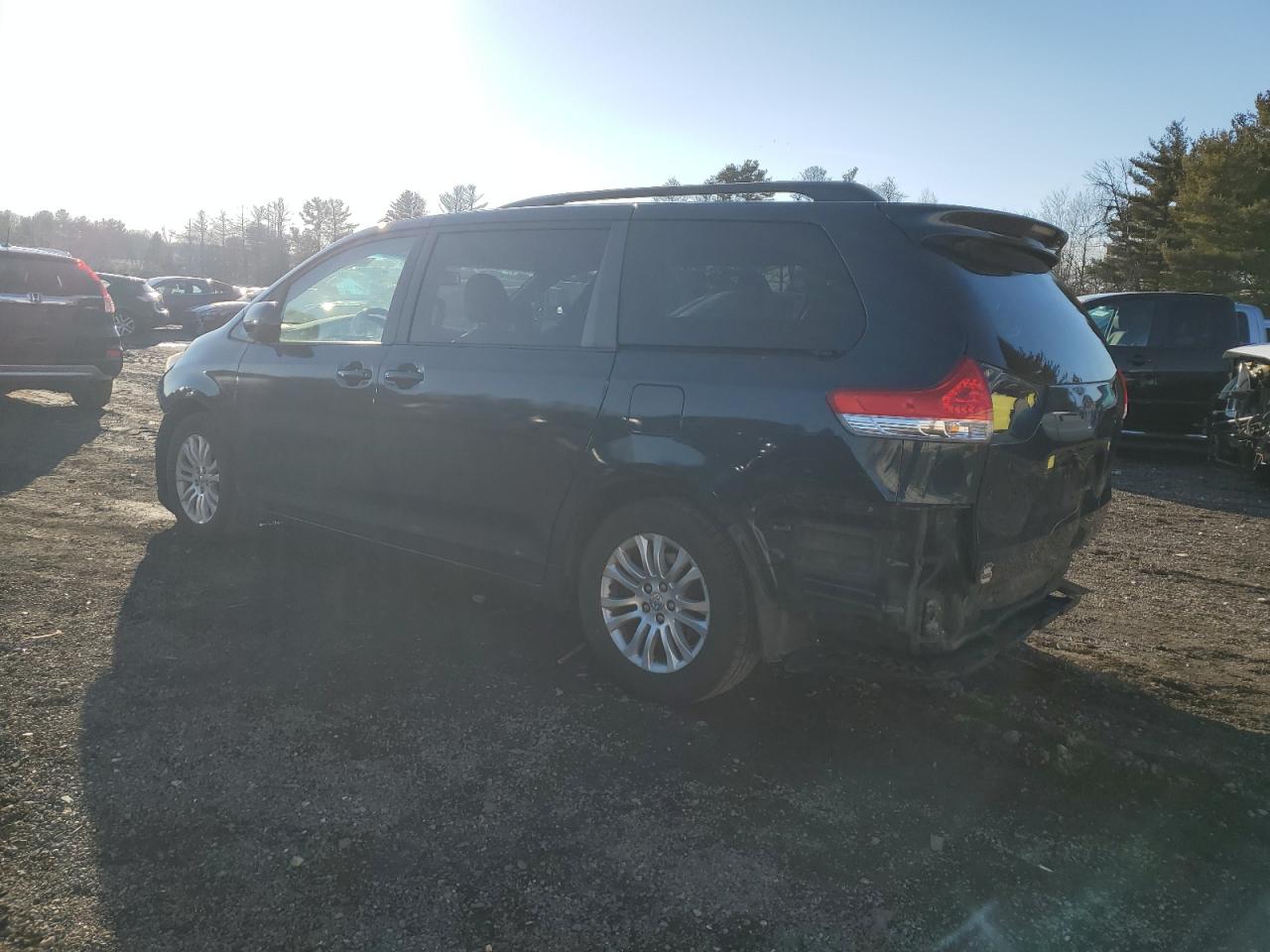 2011 Toyota Sienna VIN 5TDYK3DC0BS097896 Copart auction photo, front end / rear end damage thumbnail 2