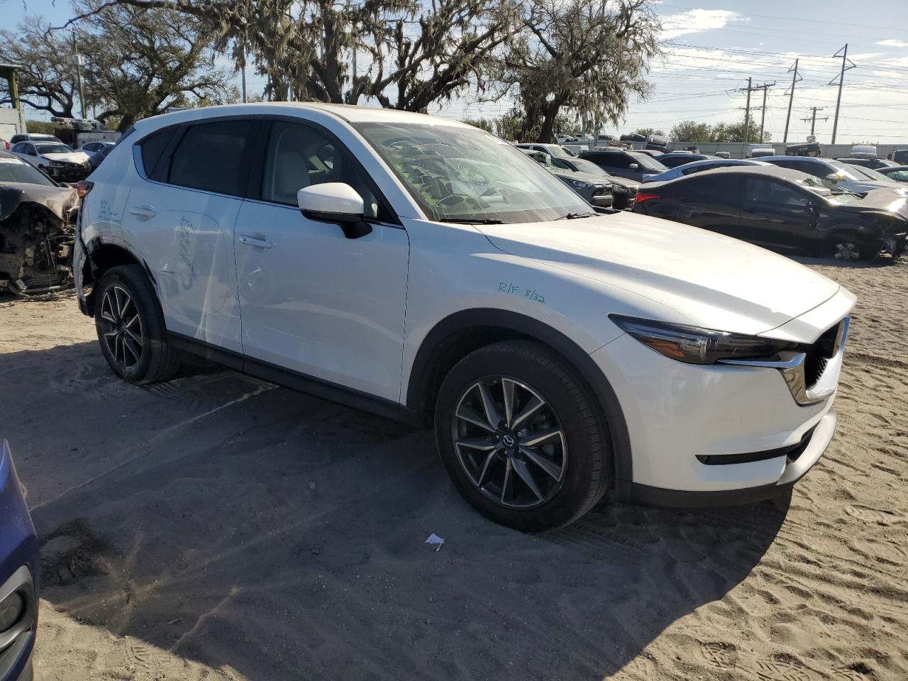 2018 Mazda CX-5 VIN JM3KFADM7J1359181 Copart auction photo, side / minor dent/scratches damage thumbnail 4