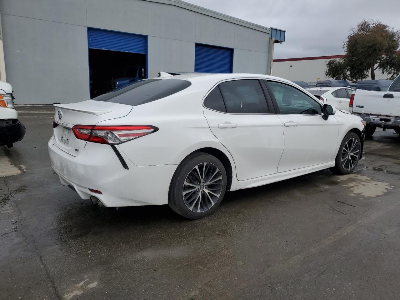 2019 Toyota Camry VIN 4T1B11HK7KU204982 Copart auction photo, front end damage thumbnail 3