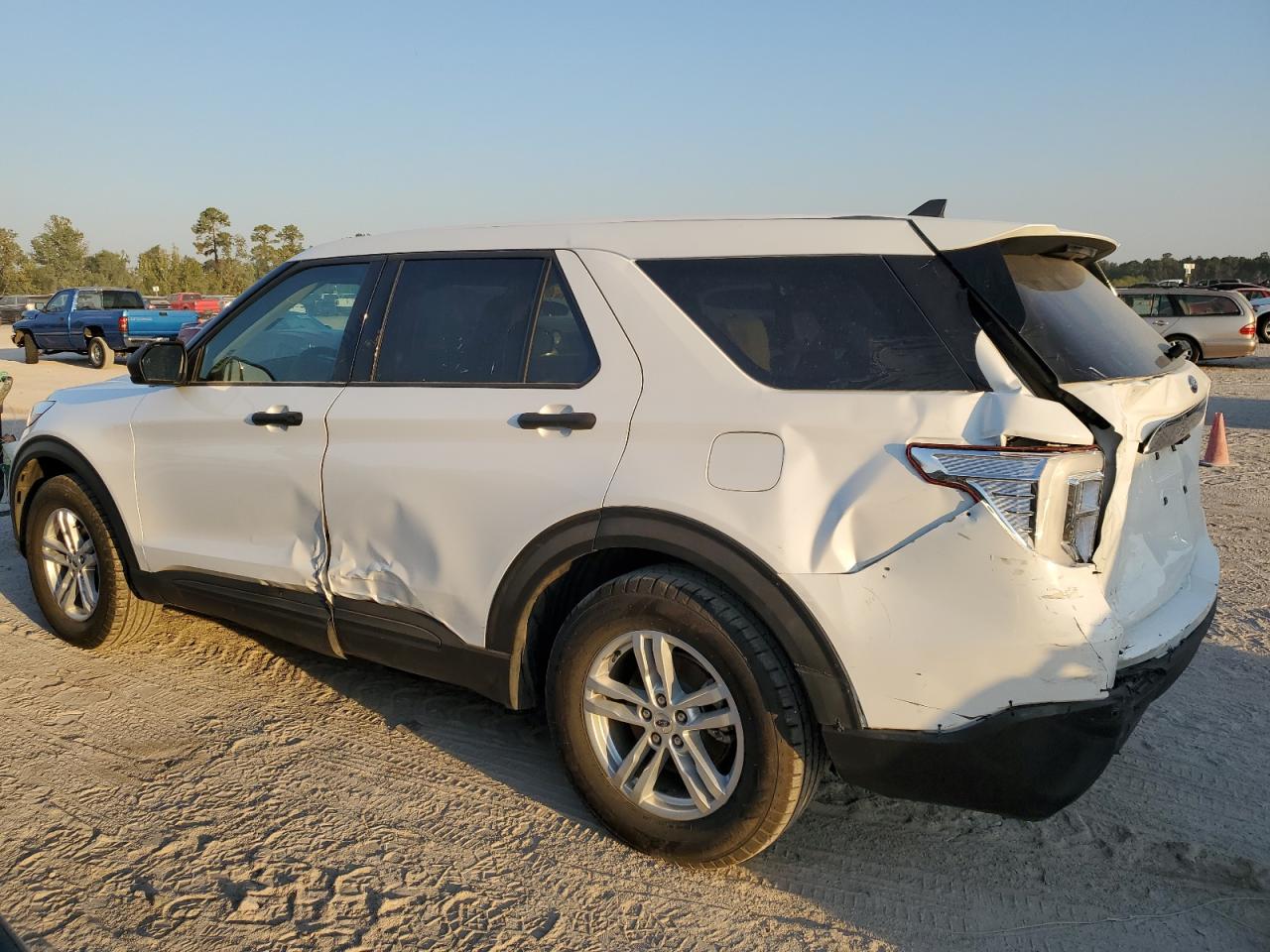 2022 Ford Explorer VIN 1FMSK7BH1NGB29941 Copart auction photo, rear end / side damage thumbnail 2