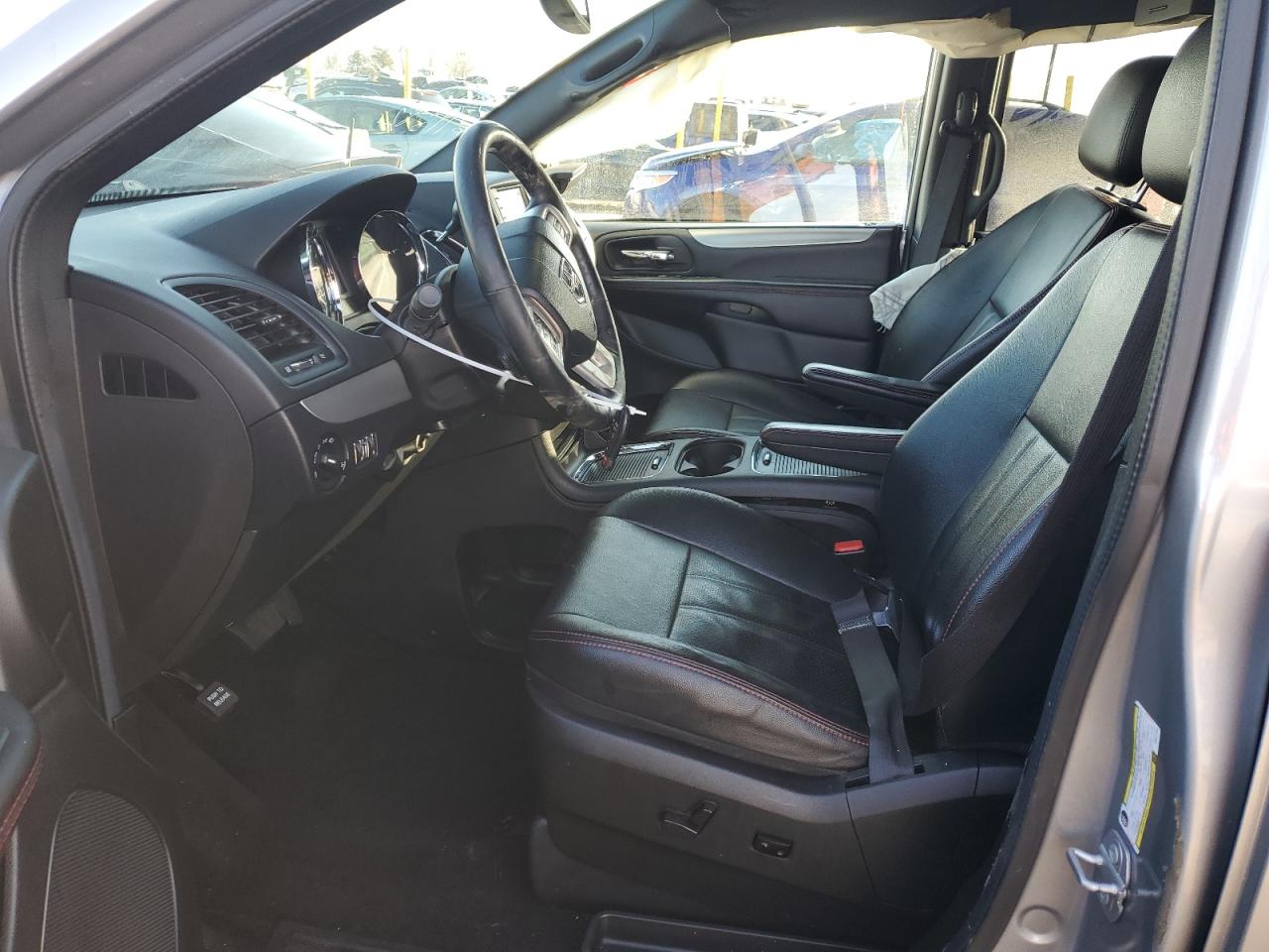 2019 Dodge Caravan VIN 2C4RDGEGXKR671582 Copart auction photo, all over / minor dent/scratches damage thumbnail 7