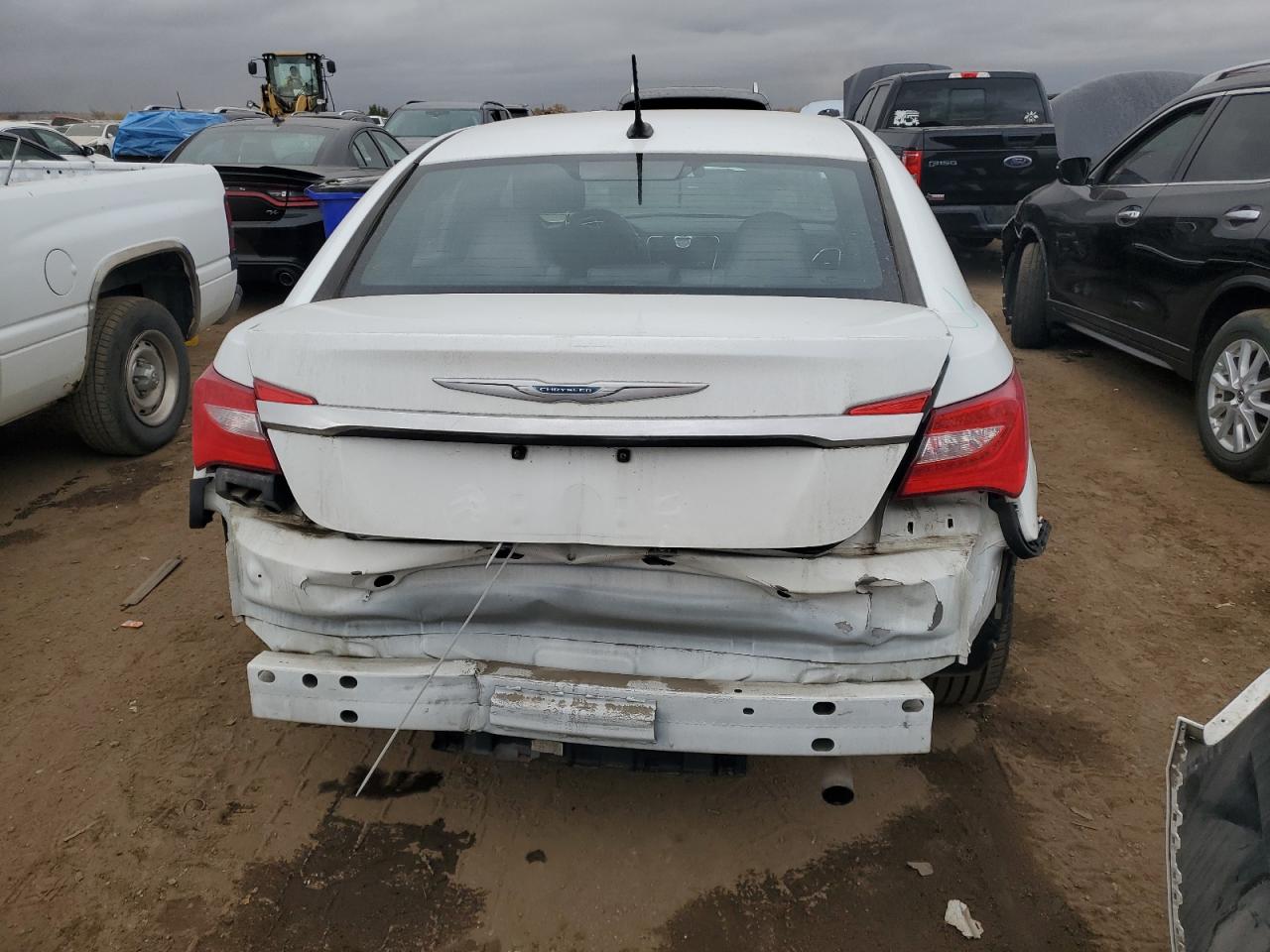 2014 Chrysler 200 VIN 1C3CCBAB6EN213033 Copart auction photo, rear end damage thumbnail 6