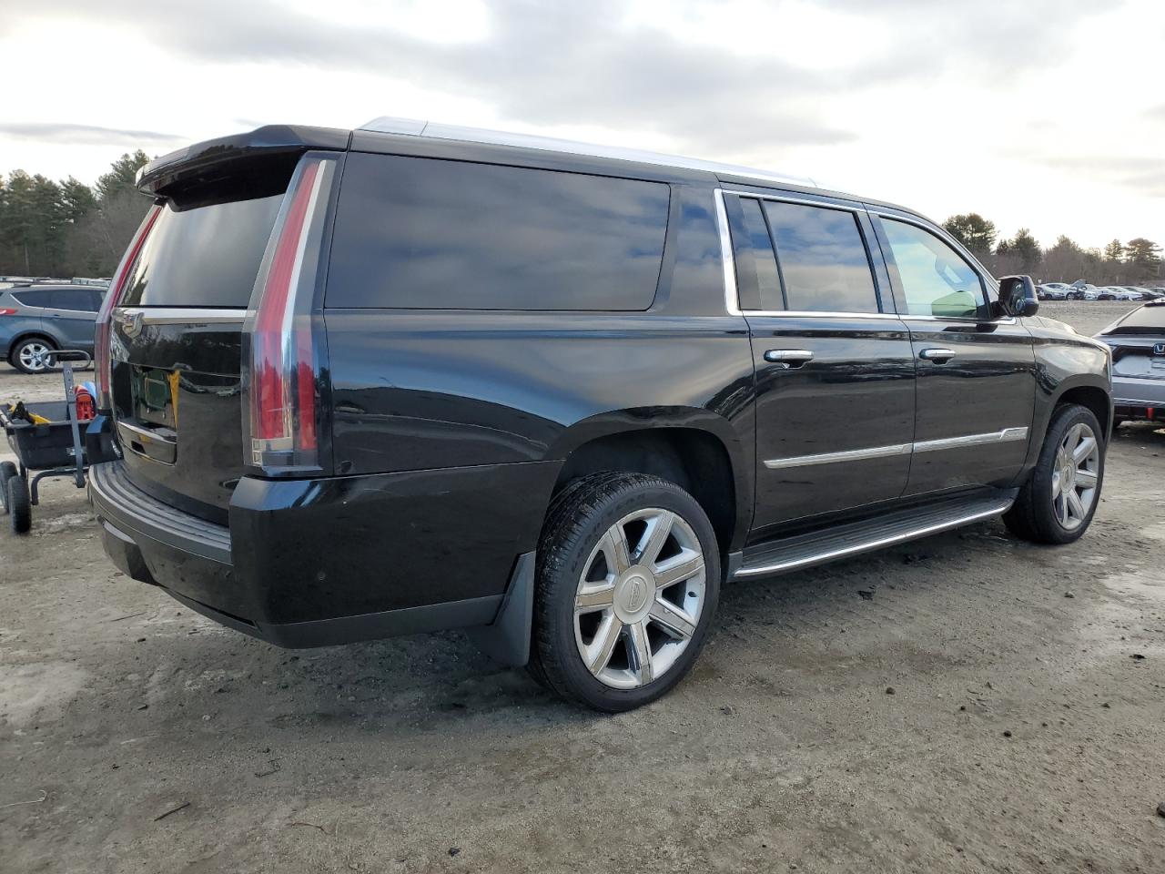 2017 Cadillac Escalade VIN 1GYS4HKJ4HR123772 Copart auction photo, minor dent/scratches damage thumbnail 3