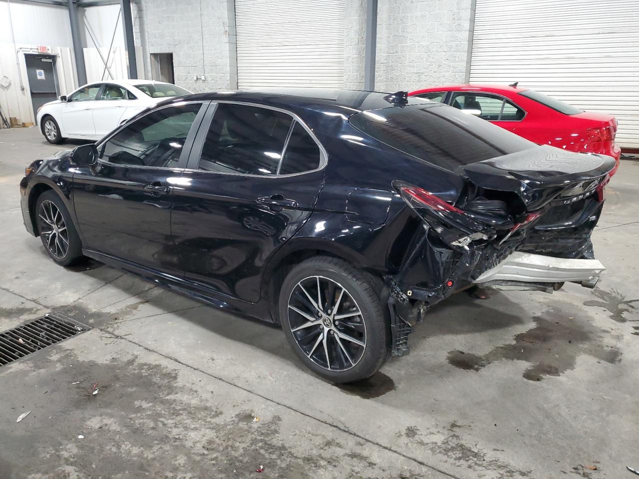 2022 Toyota Camry VIN 4T1G11AKXNU704591 Copart auction photo, rear end damage thumbnail 2