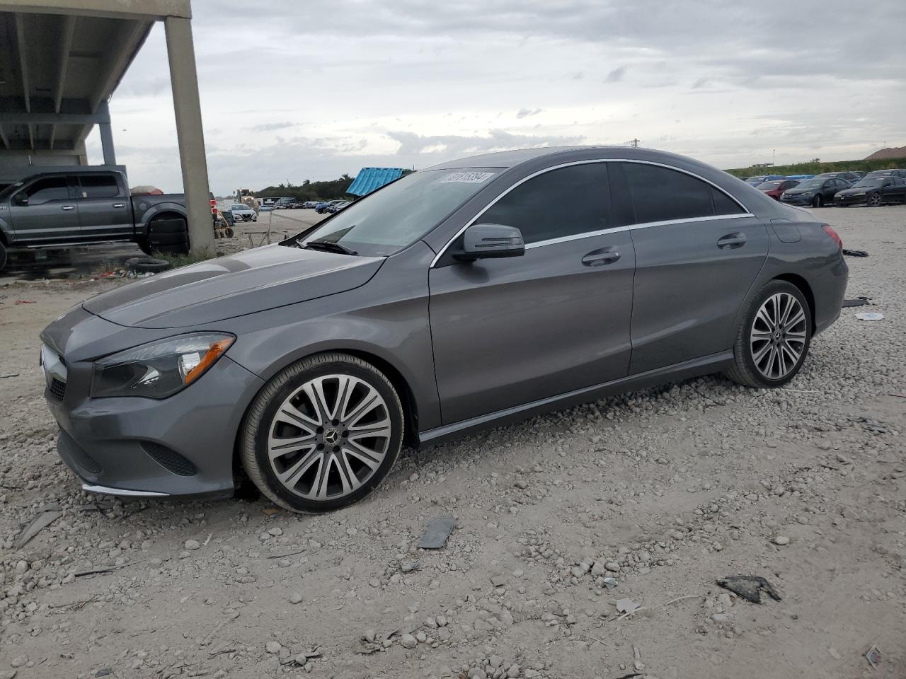 2018 Mercedes-Benz CLA-klasse VIN WDDSJ4EB8JN618913