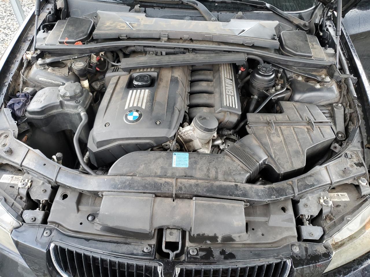 2007 BMW 3er VIN WBAVA37537NE29958 Copart auction photo, rear end damage thumbnail 11