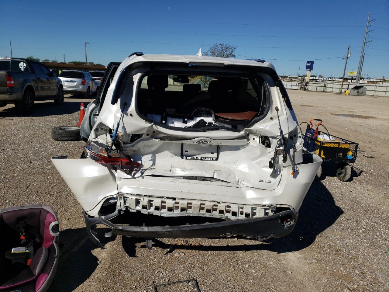 2019 Toyota Highlander VIN 5TDKZRFH3KS560451 Copart auction photo, rear end damage thumbnail 6
