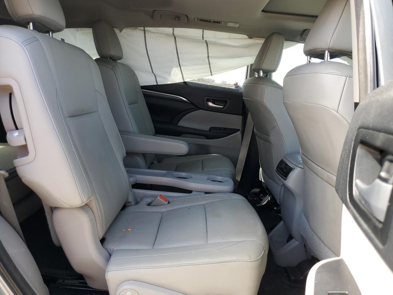 2018 Toyota Highlander VIN 5TDYZRFH3JS281493 Copart auction photo, side damage thumbnail 10