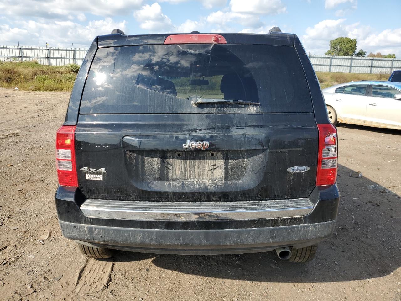 2016 Jeep Liberty (Patriot) VIN 1C4NJRFB8GD557614 Copart auction photo, all over damage thumbnail 6