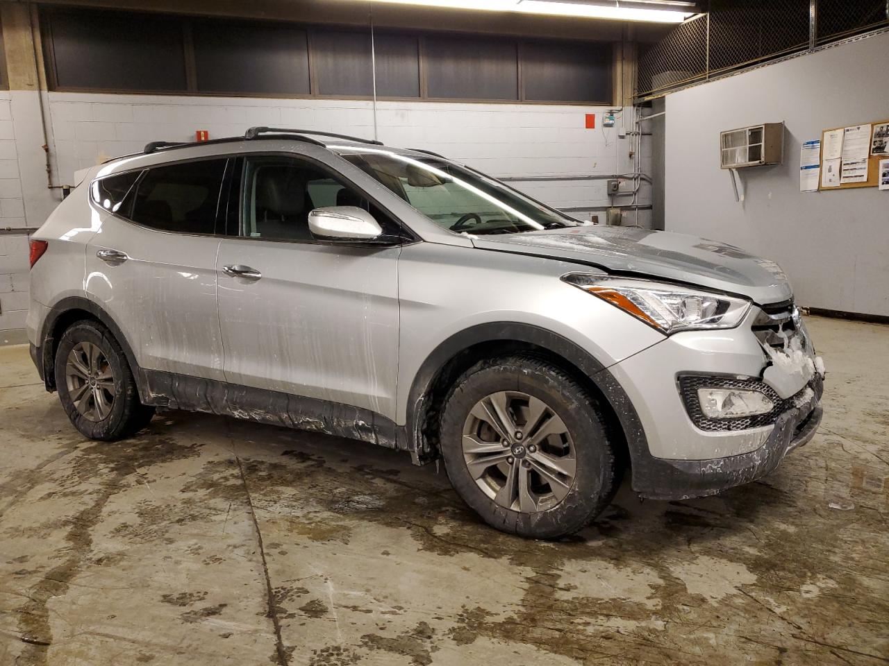 2015 Hyundai Santa Fe VIN 5XYZU3LB0FG264459 Copart auction photo, front end / side damage thumbnail 4