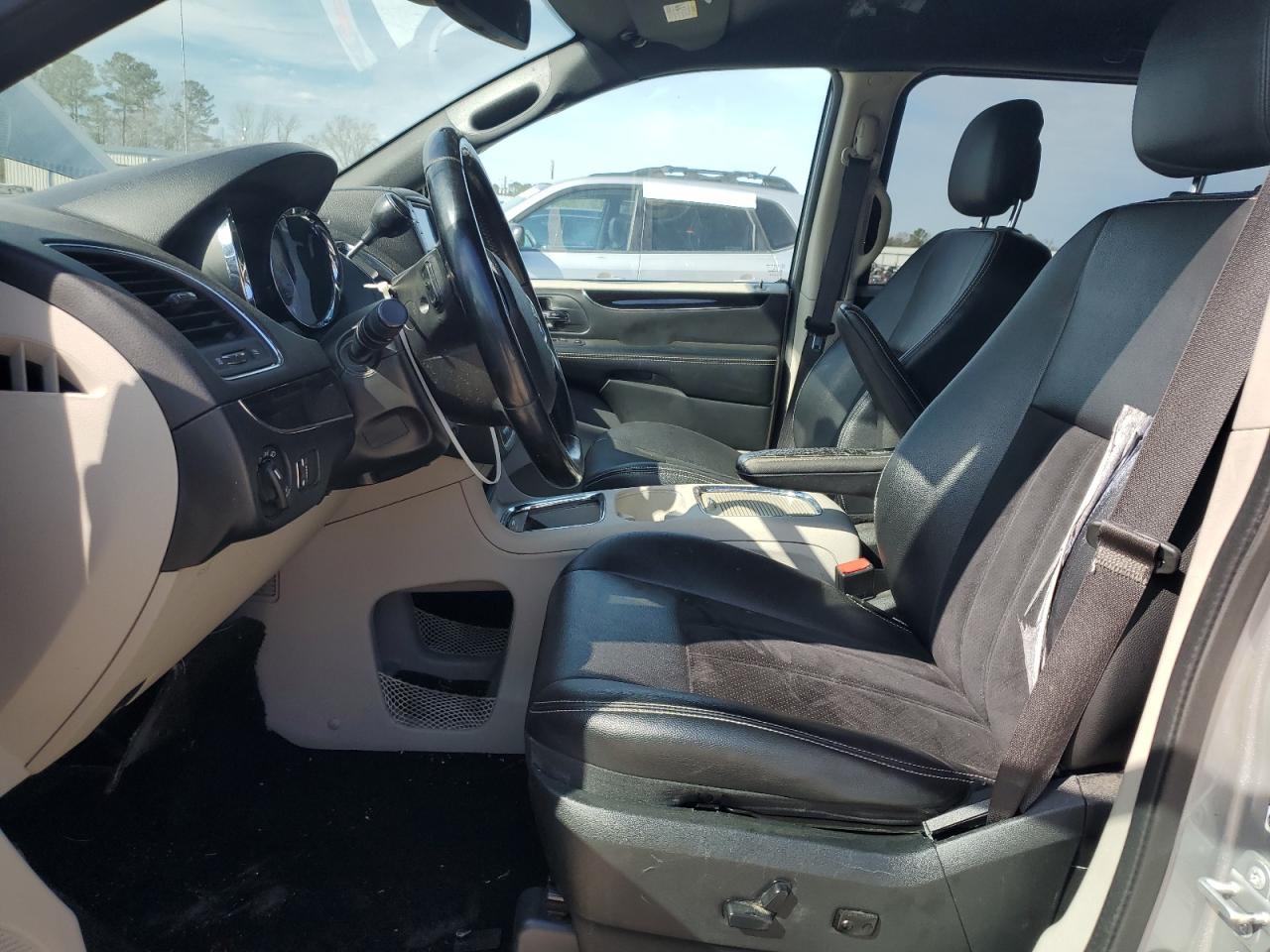 2018 Dodge Caravan VIN 2C4RDGCG1JR298224 Copart auction photo, minor dent/scratches damage thumbnail 7