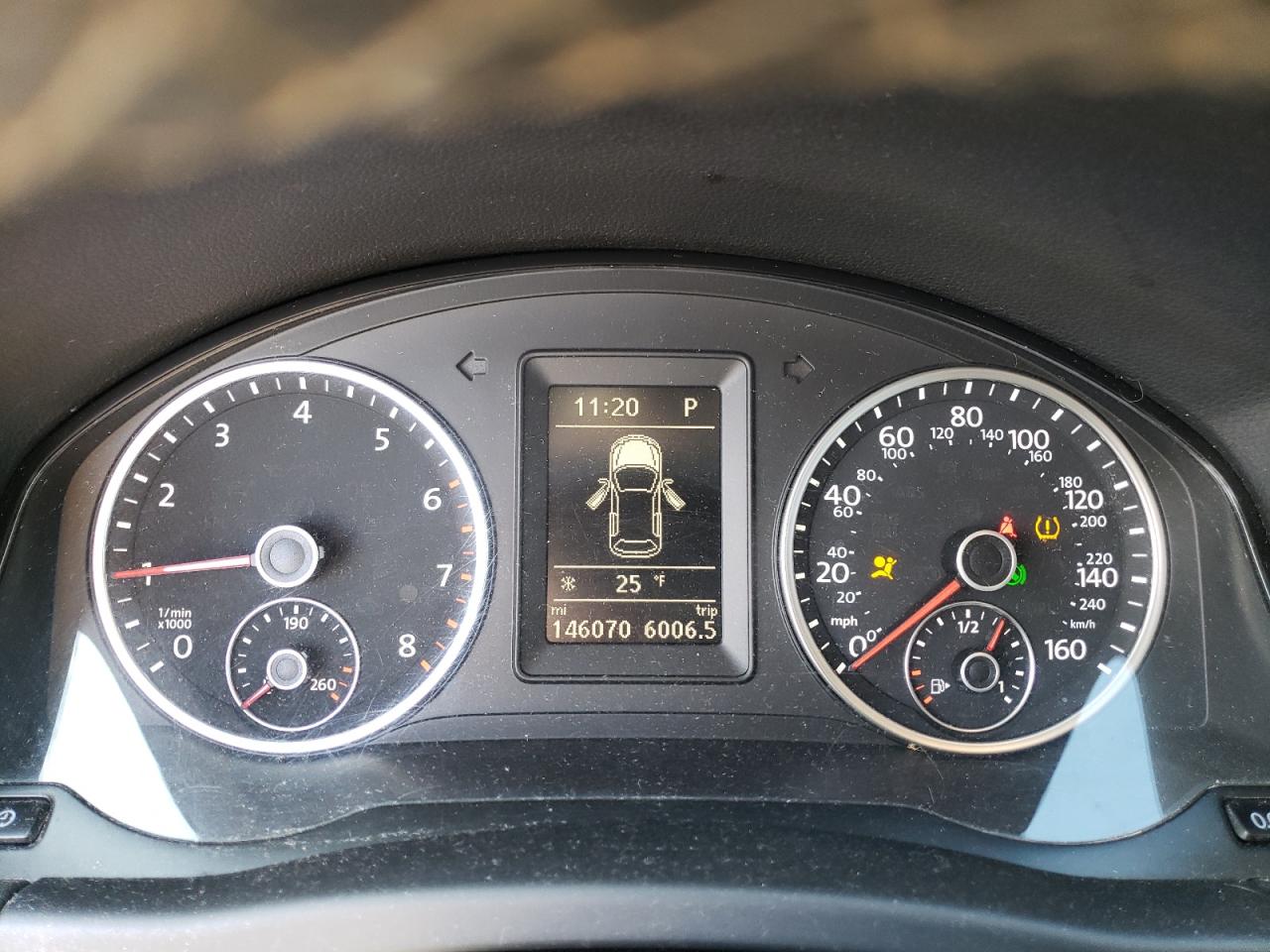 2016 Volkswagen Tiguan VIN WVGAV7AX1GW584924 Copart auction photo, side damage thumbnail 9