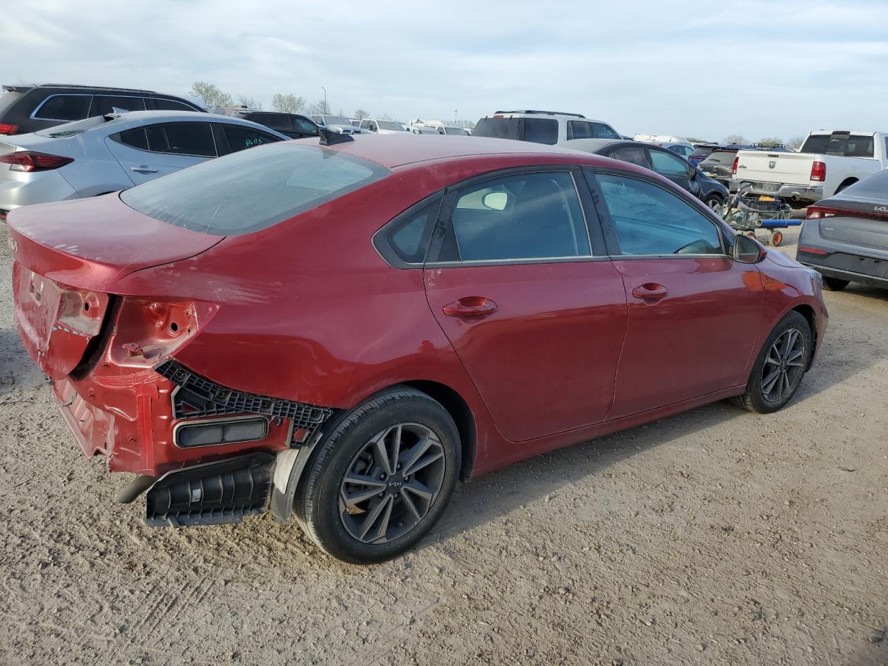 2024 KIA Forte VIN 3KPF24AD0RE792989 Copart auction photo, rear end / minor dent/scratches damage thumbnail 3