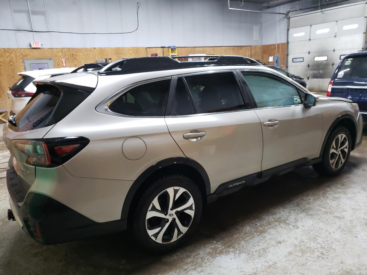 2020 Subaru Outback VIN 4S4BTALC0L3133559 Copart auction photo, front end / minor dent/scratches damage thumbnail 3