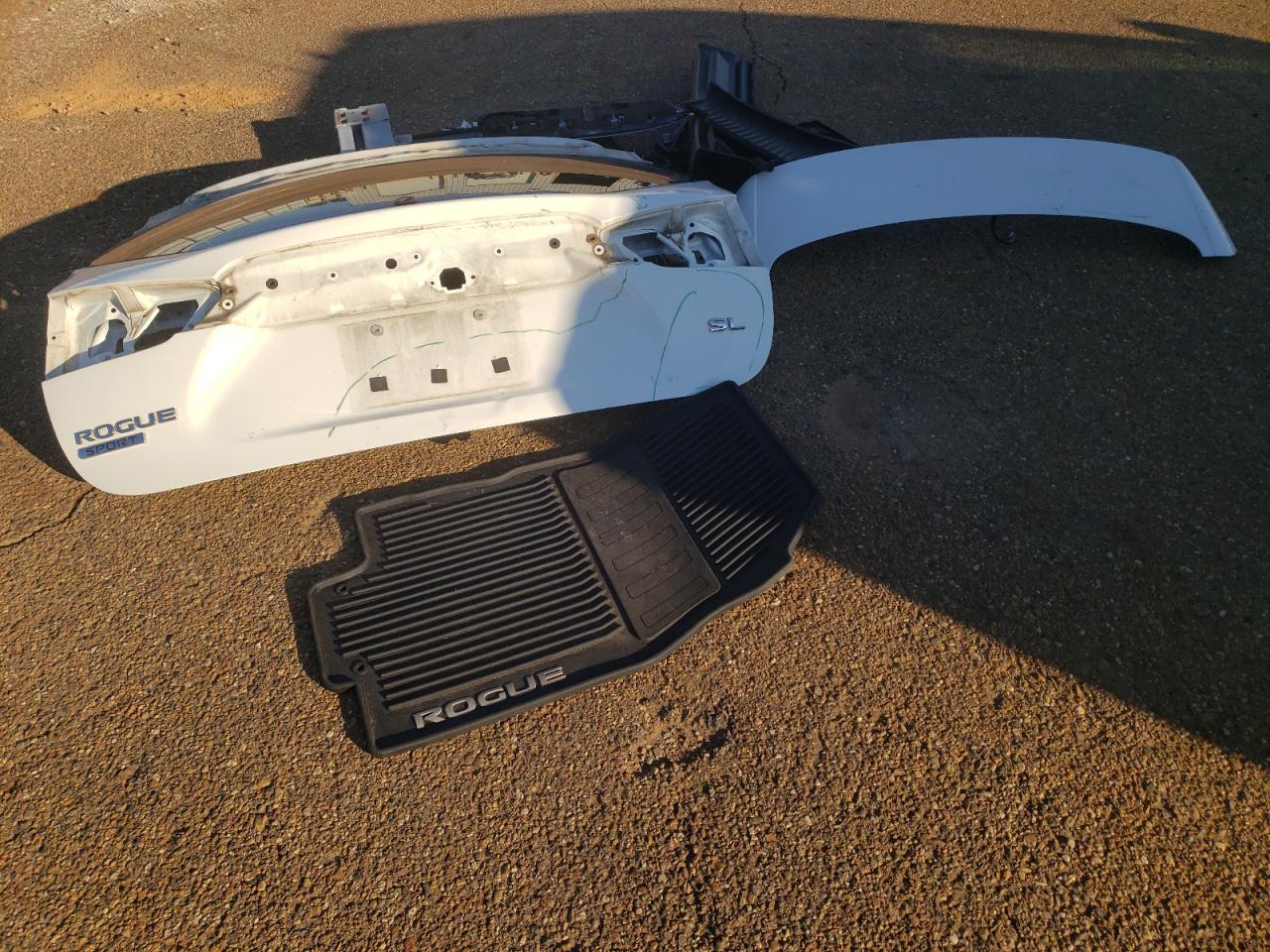 2017 Nissan Rogue VIN JN1BJ1CP0HW010950 Copart auction photo, rear end / minor dent/scratches damage thumbnail 12