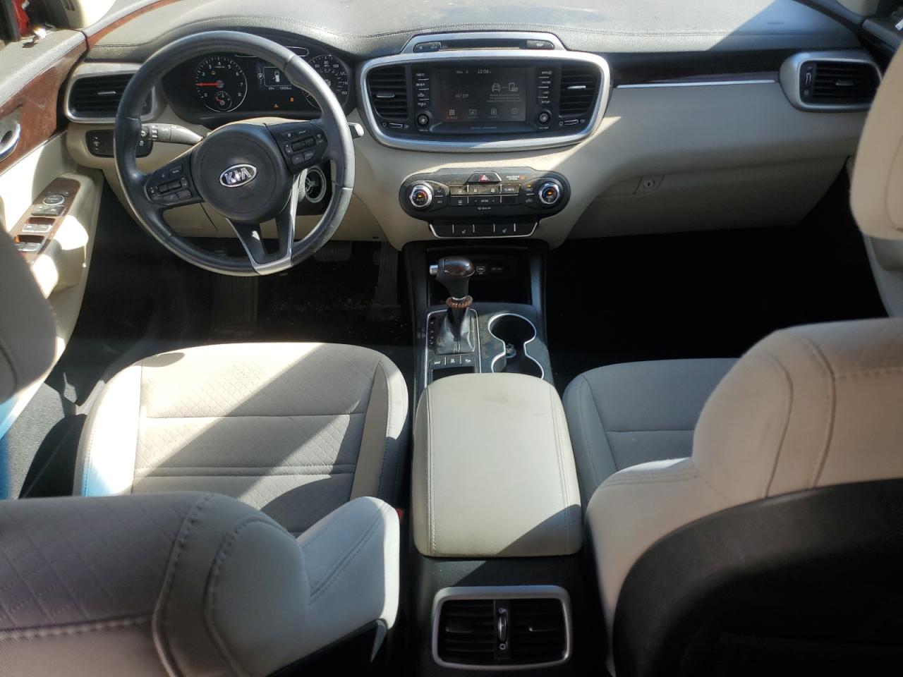 2017 KIA Sorento VIN 5XYPGDA30HG267736 Copart auction photo, vandalism damage thumbnail 8