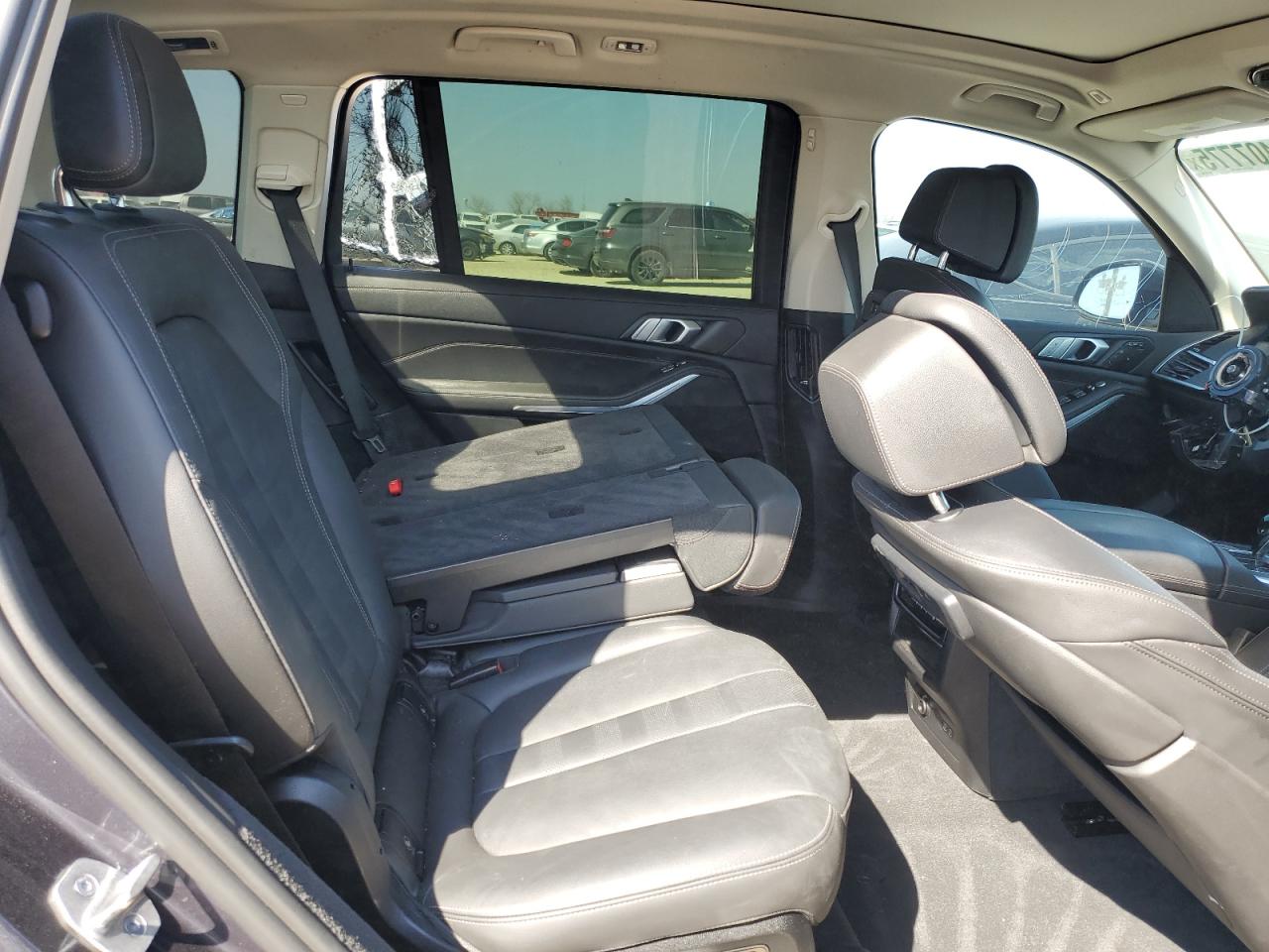 2022 BMW X7 VIN 5UXCW2C0XN9K10156 Copart auction photo, vandalism / stripped damage thumbnail 11