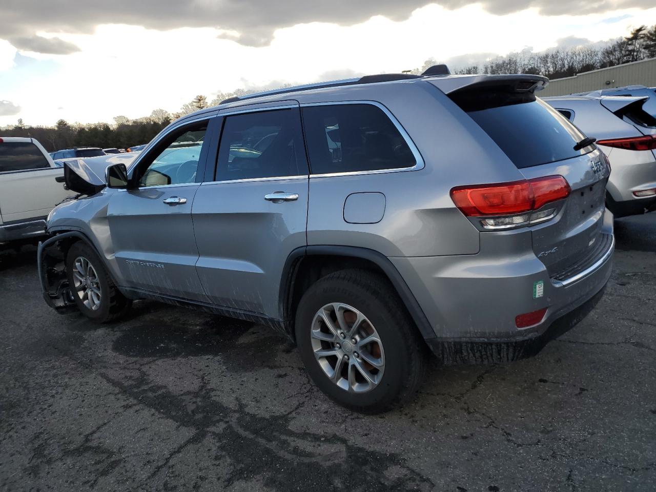 2015 Jeep Grand Cherokee VIN 1C4RJFBG4FC763406 Copart auction photo, front end / minor dent/scratches damage thumbnail 2