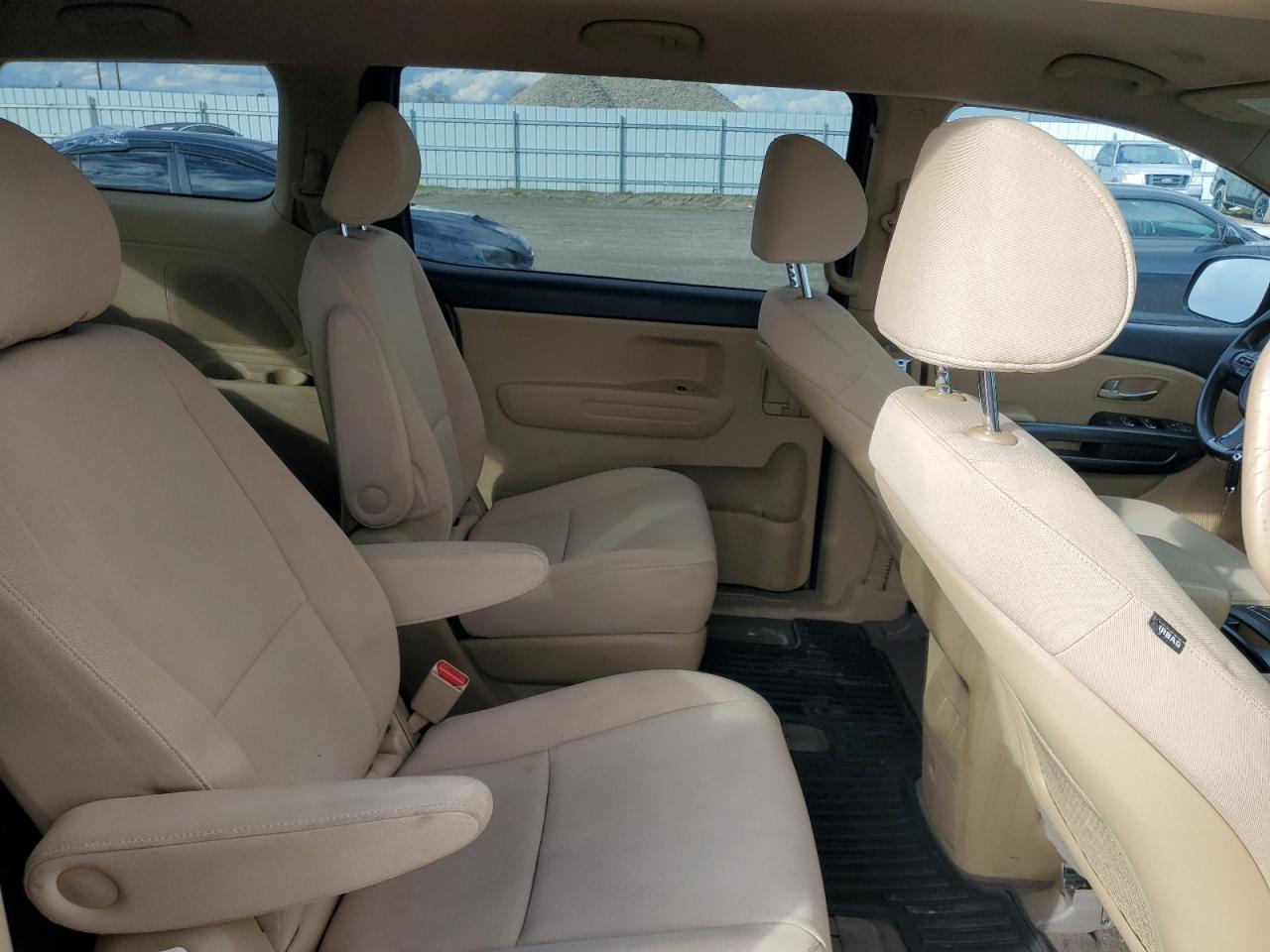 2015 KIA Sedona VIN KNDMB5C1XF6041304 Copart auction photo, front end / side damage thumbnail 11