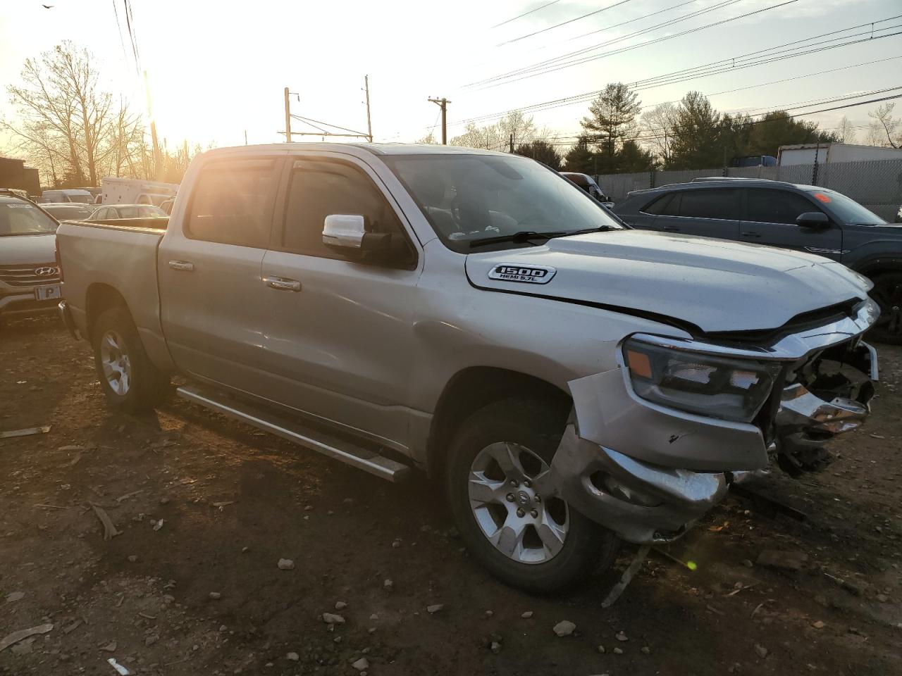 2019 RAM 1500 VIN 1C6SRFFT6KN513463 Copart auction photo, front end / side damage thumbnail 4