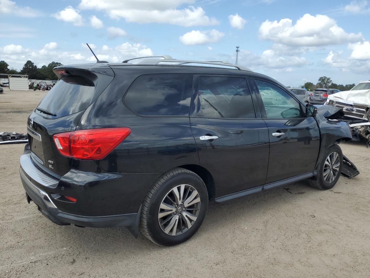 2017 Nissan Pathfinder VIN 5N1DR2MM1HC669562 Copart auction photo, front end / side damage thumbnail 3