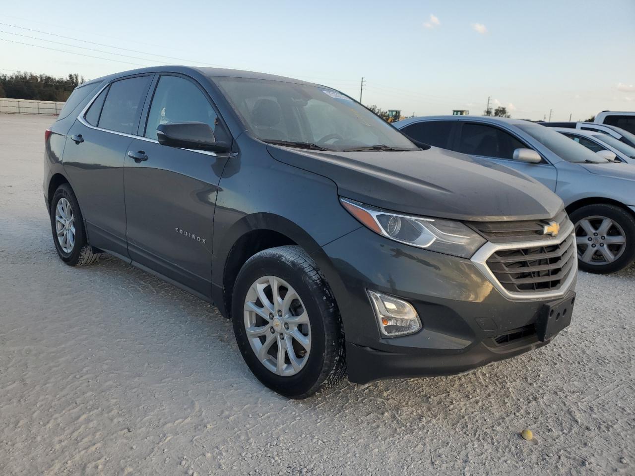 2018 Chevrolet Equinox VIN 2GNAXSEV5J6276982 Copart auction photo, water/flood damage thumbnail 4