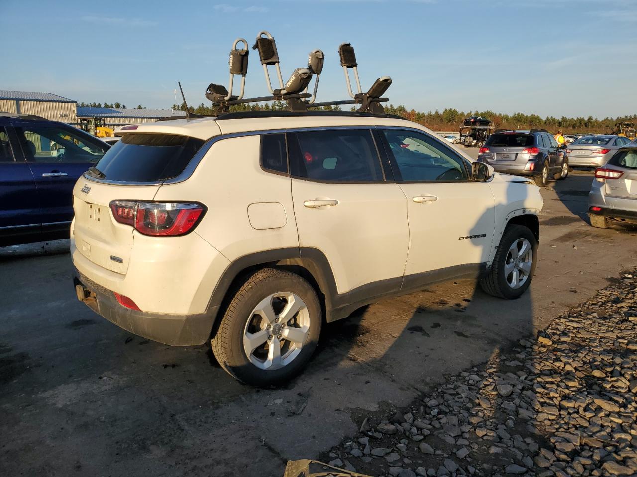 2019 Jeep Compass VIN 3C4NJDBB6KT593880 Copart auction photo, front end damage thumbnail 3