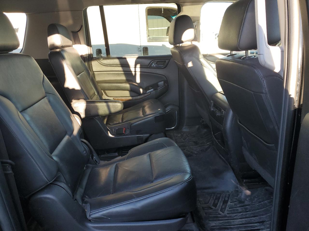 2016 Chevrolet Suburban VIN 1GNSKHKC2GR126494 Copart auction photo, mechanical / minor dent/scratches damage thumbnail 11