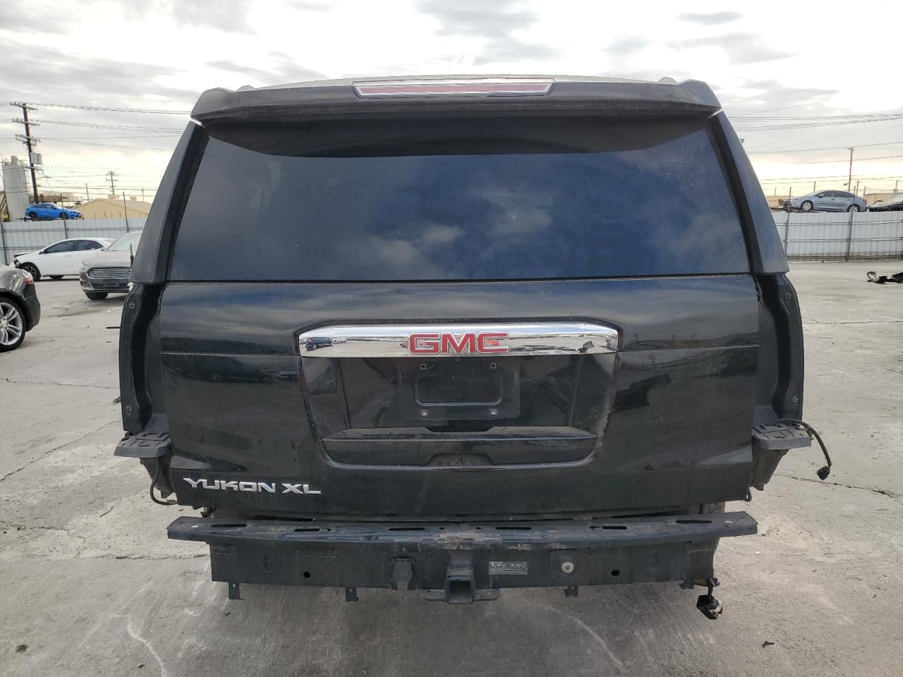 2020 GMC Yukon VIN 1GKS2HKJ0LR288940 Copart auction photo, all over damage thumbnail 6