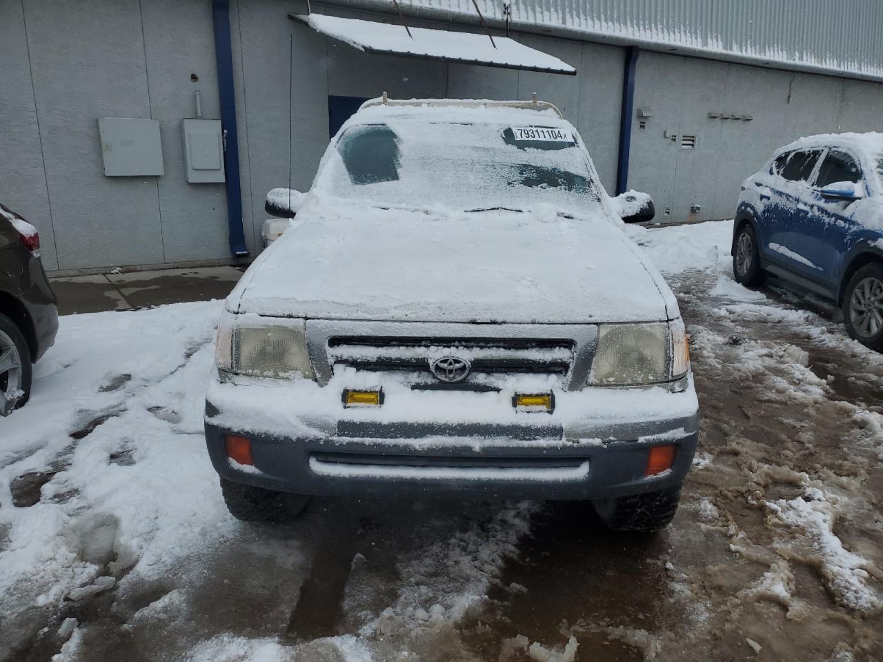 2000 Toyota Tacoma VIN 5TEPM62N9YZ717376 Copart auction photo, mechanical damage thumbnail 5