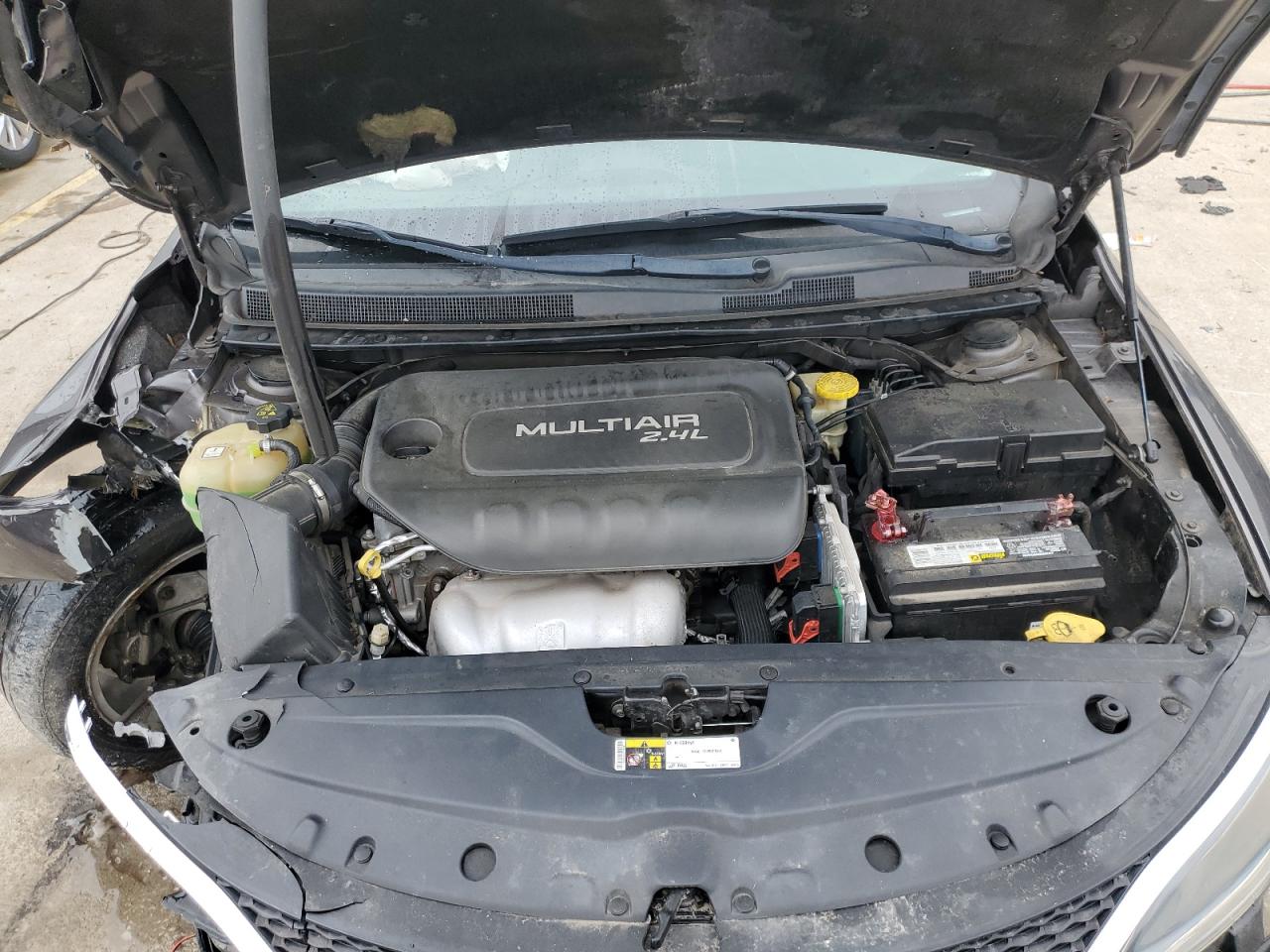 2015 Chrysler 200 VIN 1C3CCCAB7FN725312 Copart auction photo, front end / side damage thumbnail 7