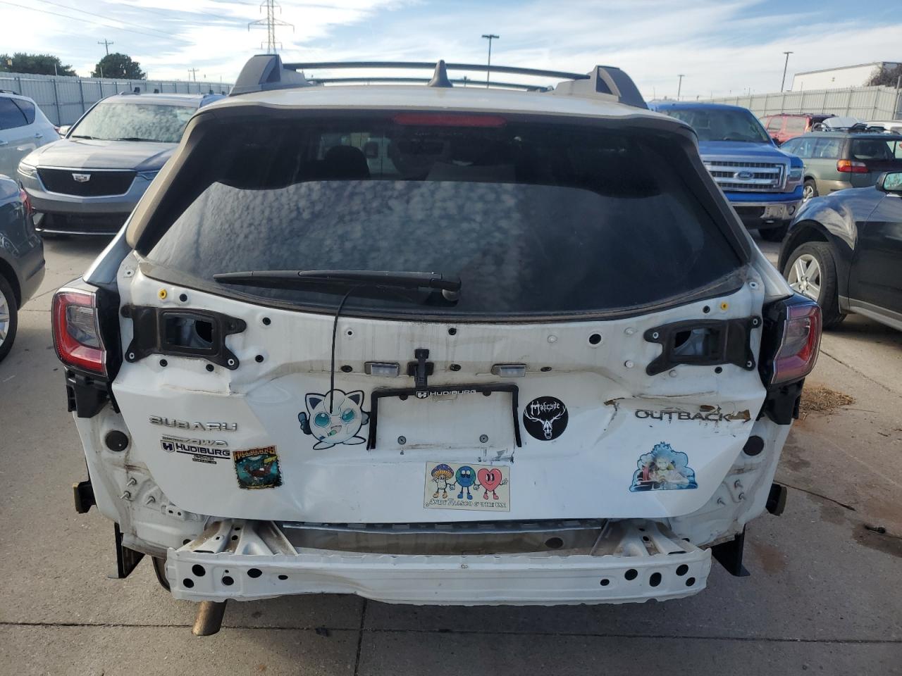 2020 Subaru Outback VIN 4S4BTACC7L3201811 Copart auction photo, rear end / minor dent/scratches damage thumbnail 6