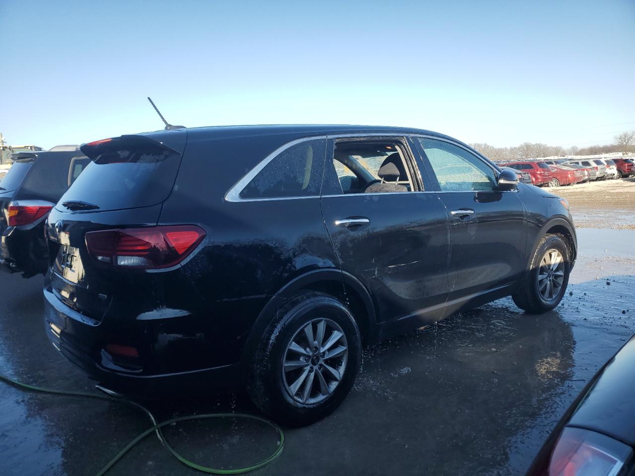 2019 KIA Sorento VIN 5XYPG4A36KG494839 Copart auction photo, side / mechanical damage thumbnail 3