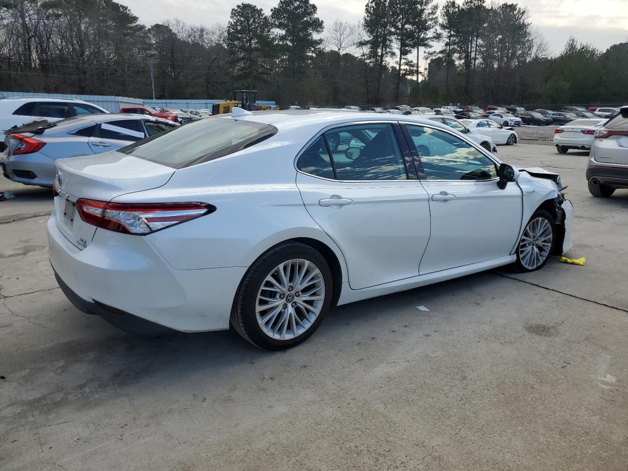 2019 Toyota Camry VIN 4T1B21HK5KU514299 Copart auction photo, front end damage thumbnail 3