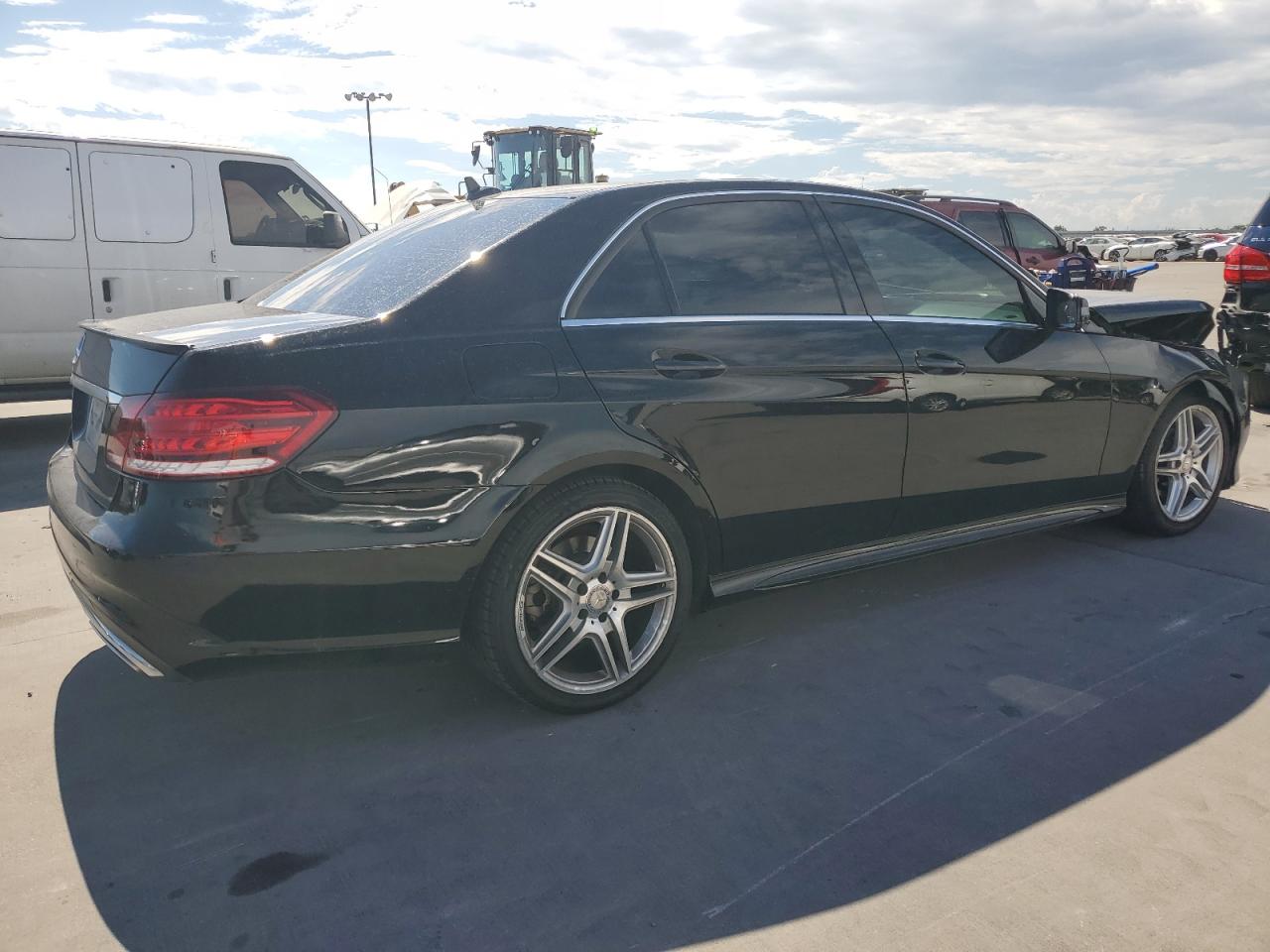 2014 Mercedes-Benz E-klasse VIN WDDHF5KB5EA905032 Copart auction photo, front end damage thumbnail 3