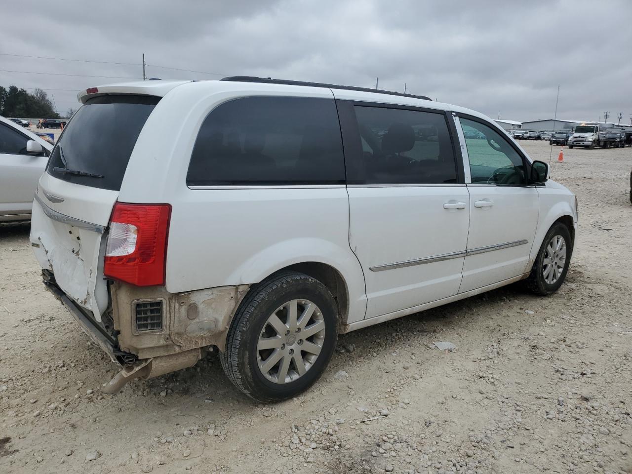 2014 Chrysler Town & Country VIN 2C4RC1BGXER343572 Copart auction photo, rear end damage thumbnail 3