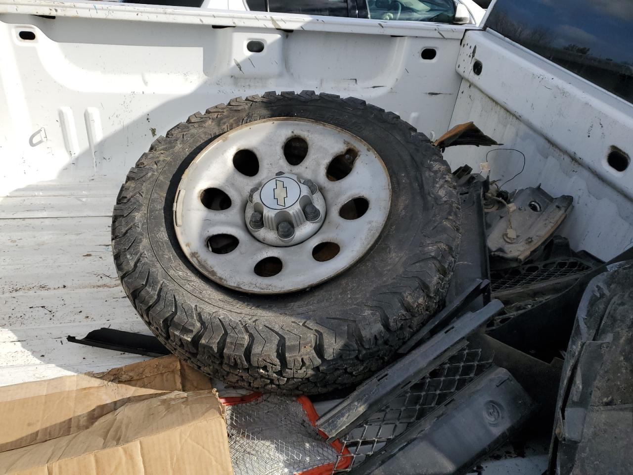 2011 Chevrolet Silverado VIN 3GCPKPEAXBG307273 Copart auction photo, front end damage thumbnail 14