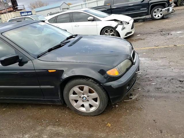 2004 BMW 3er VIN WBAEU33464PF61598 Copart auction photo, all over damage thumbnail 10