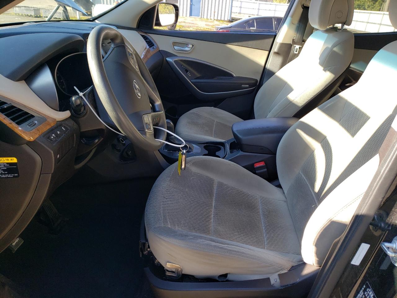 2016 Hyundai Santa Fe VIN 5XYZU3LB4GG337138 Copart auction photo, front end damage thumbnail 7