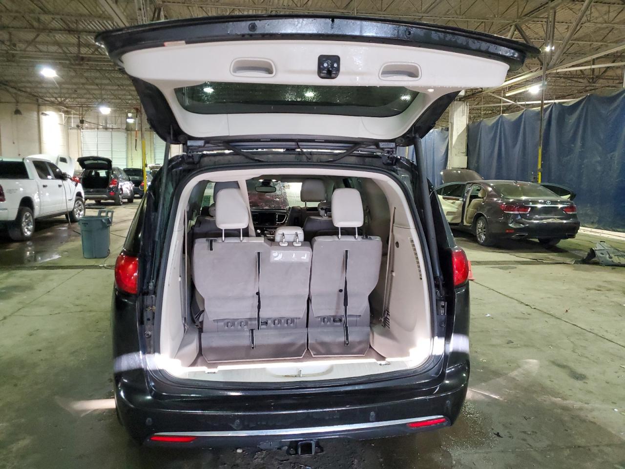 2017 Chrysler Pacifica VIN 2C4RC1EG4HR570241 Copart auction photo, front end / mechanical damage thumbnail 6