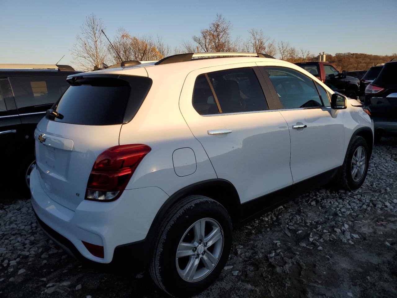 2019 Chevrolet Trax VIN 3GNCJLSB3KL158887 Copart auction photo, front end / side damage thumbnail 3