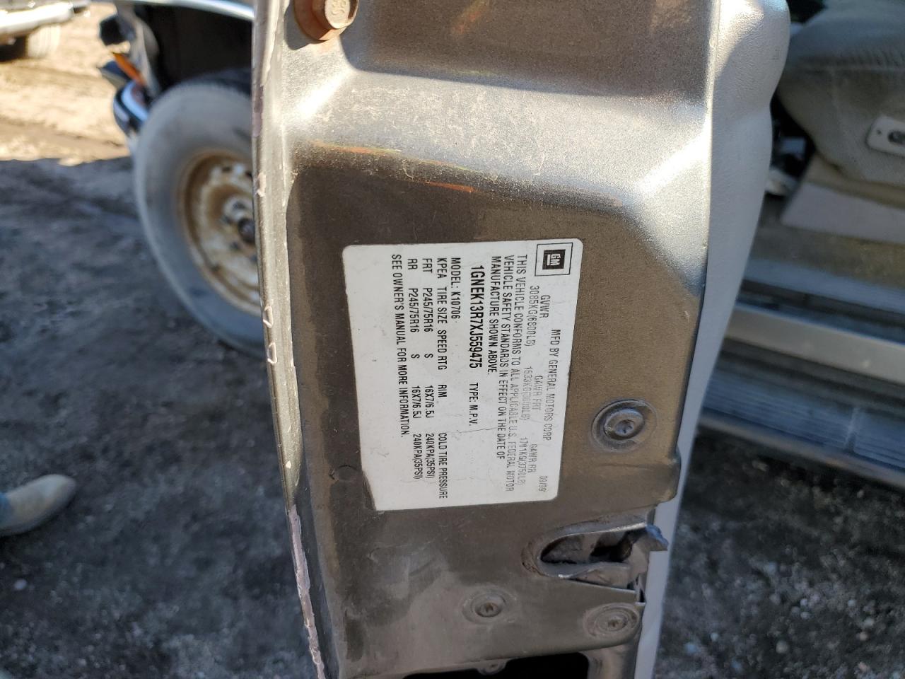 1999 Chevrolet Tahoe VIN 1GNEK13R7XJ559475 Copart auction photo, front end damage thumbnail 13