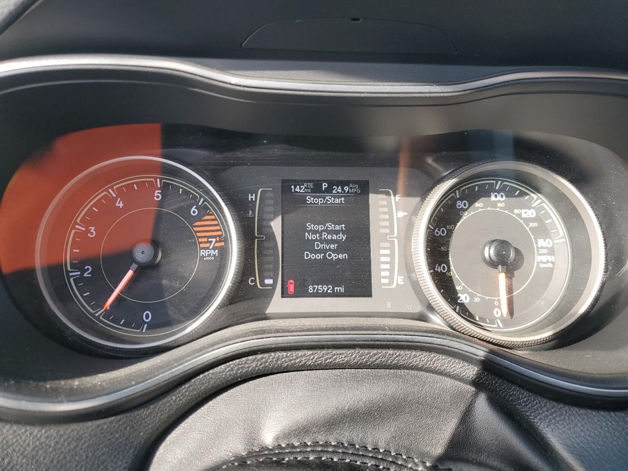 2019 Jeep Grand Cherokee VIN 1C4PJLCB6KD263566 Copart auction photo, front end / minor dent/scratches damage thumbnail 9