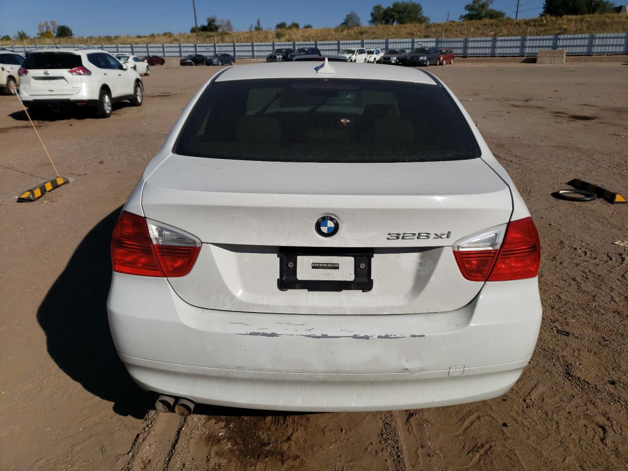 2007 BMW 3er VIN WBAVC73517KP31352 Copart auction photo, front end / rear end damage thumbnail 6