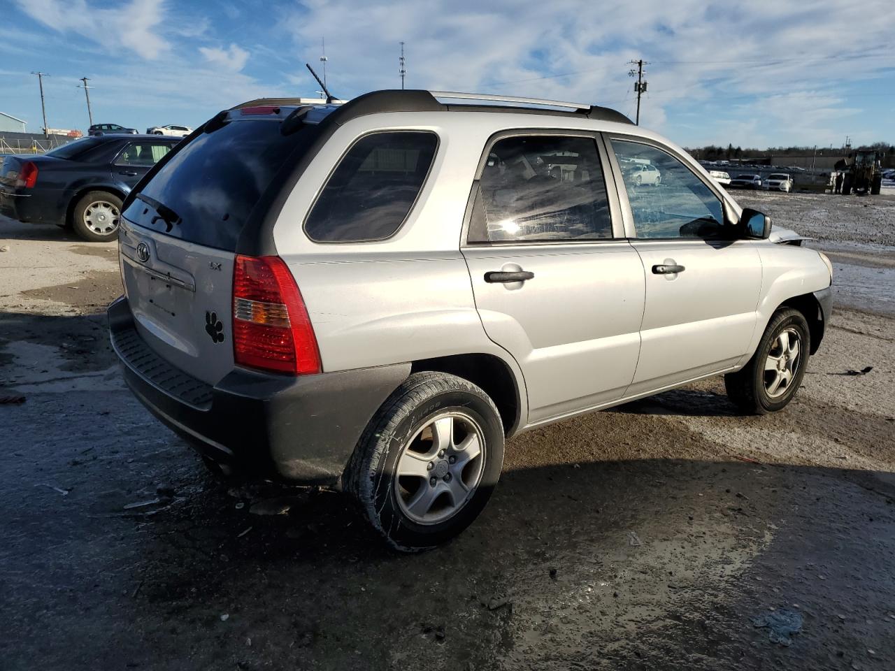 2007 KIA Sportage VIN KNDJF724977436570 Copart auction photo, front end damage thumbnail 3