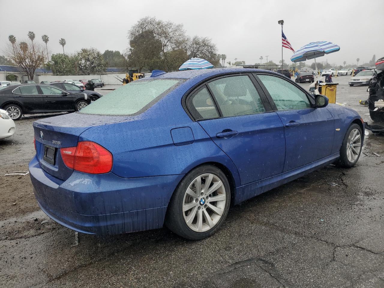 2011 BMW 3er VIN WBAPH7C53BE674203 Copart auction photo, mechanical / minor dent/scratches damage thumbnail 3