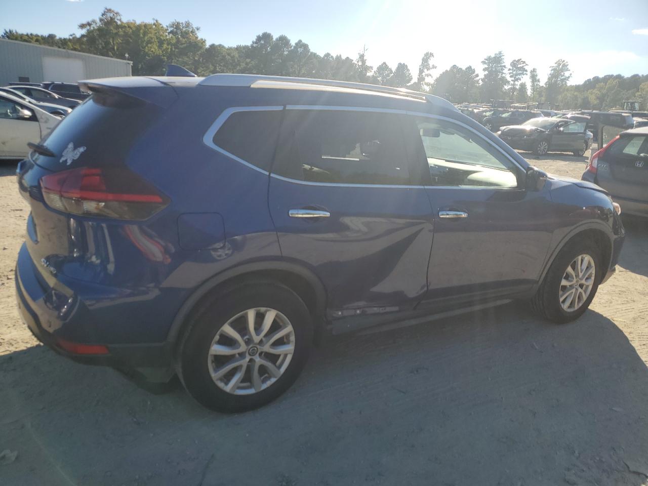 2019 Nissan Rogue VIN JN8AT2MV6KW373397 Copart auction photo, side / minor dent/scratches damage thumbnail 3