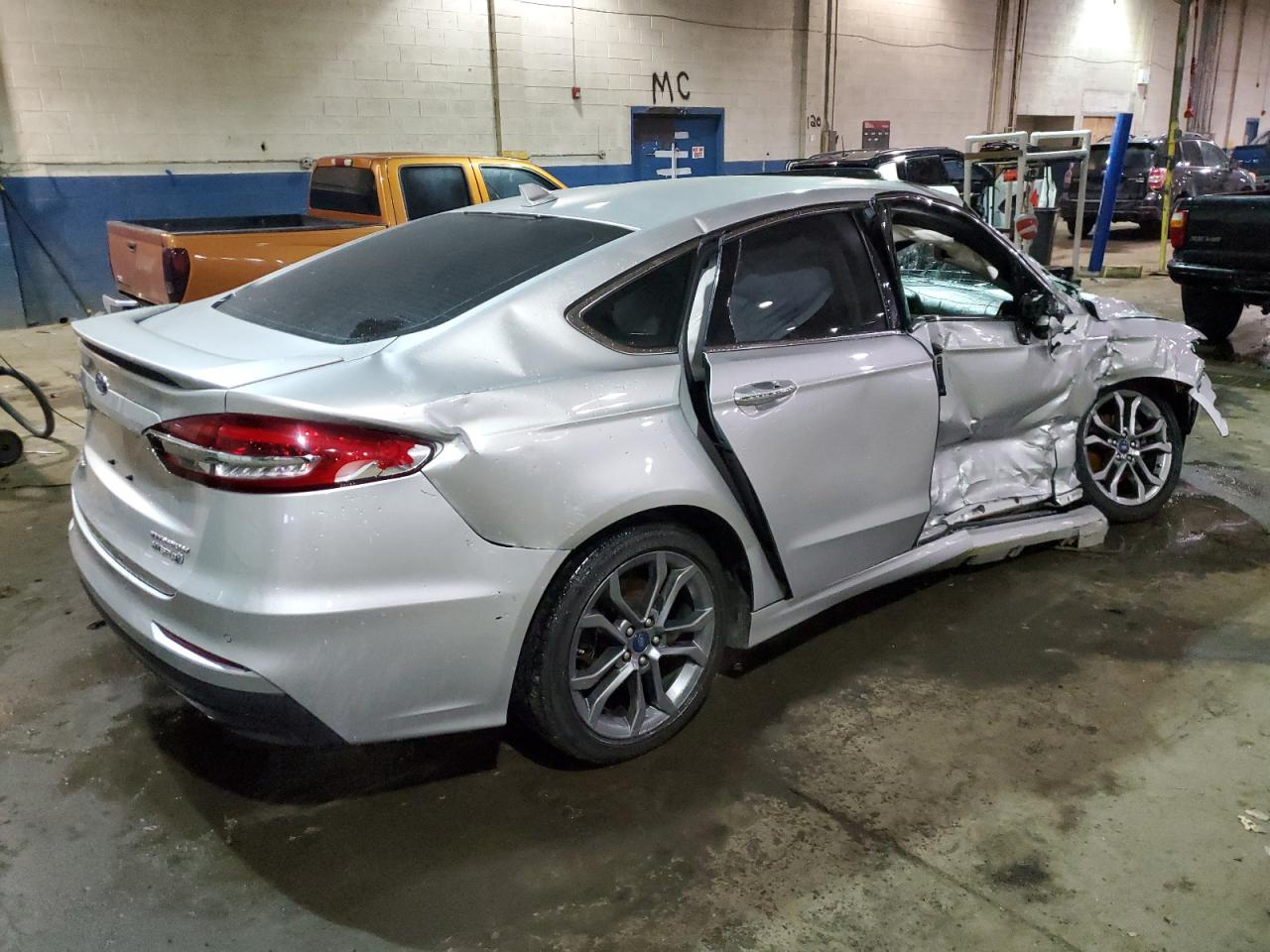 2019 Ford Fusion VIN 3FA6P0RU4KR136653 Copart auction photo, side / top/roof damage thumbnail 3