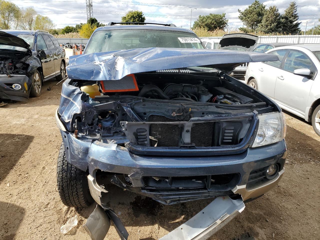2004 Ford Explorer VIN 1FMZU74K14UB42125 Copart auction photo, front end damage thumbnail 5